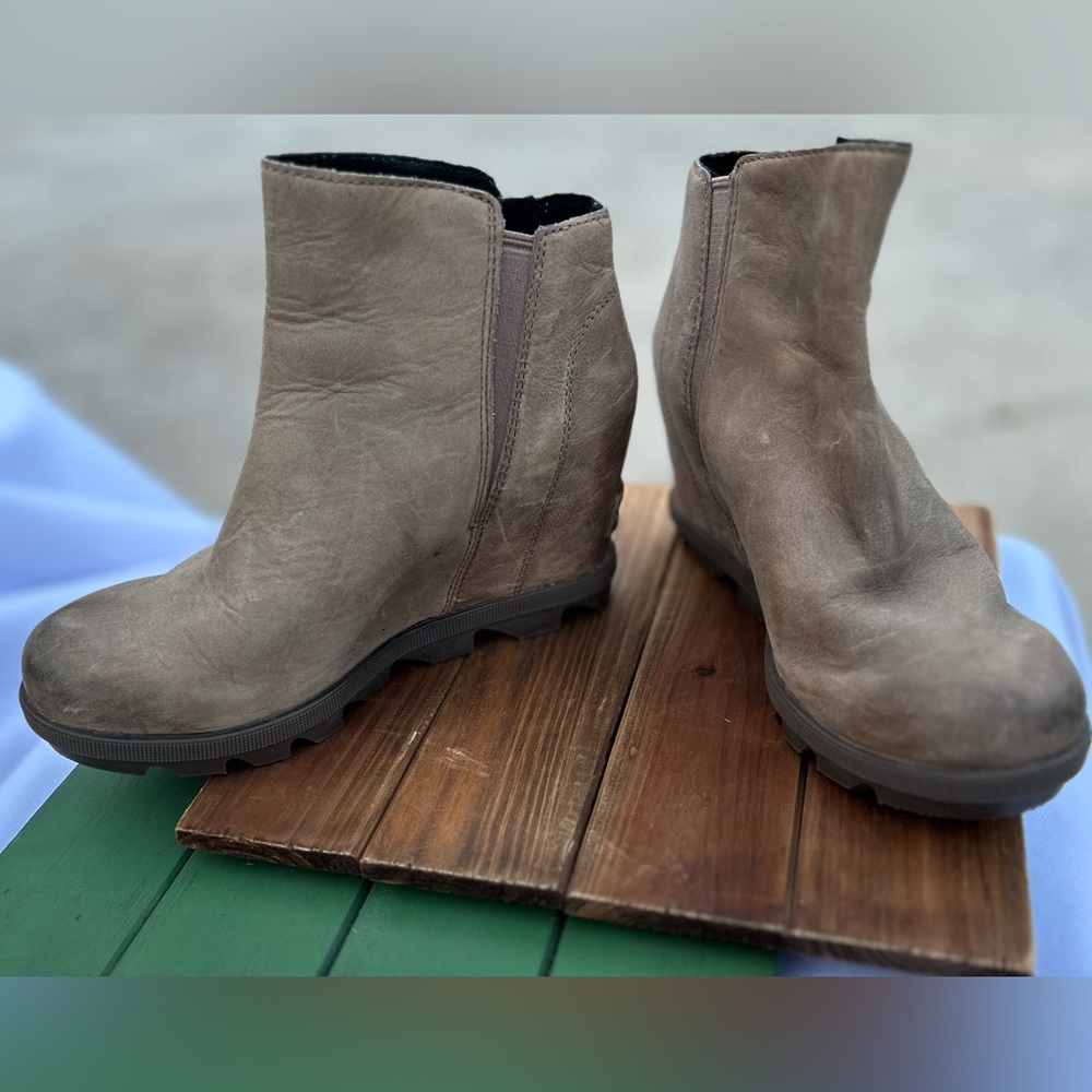 Sorel Tan Leather Ankle Wedge Booties with Side Zipper